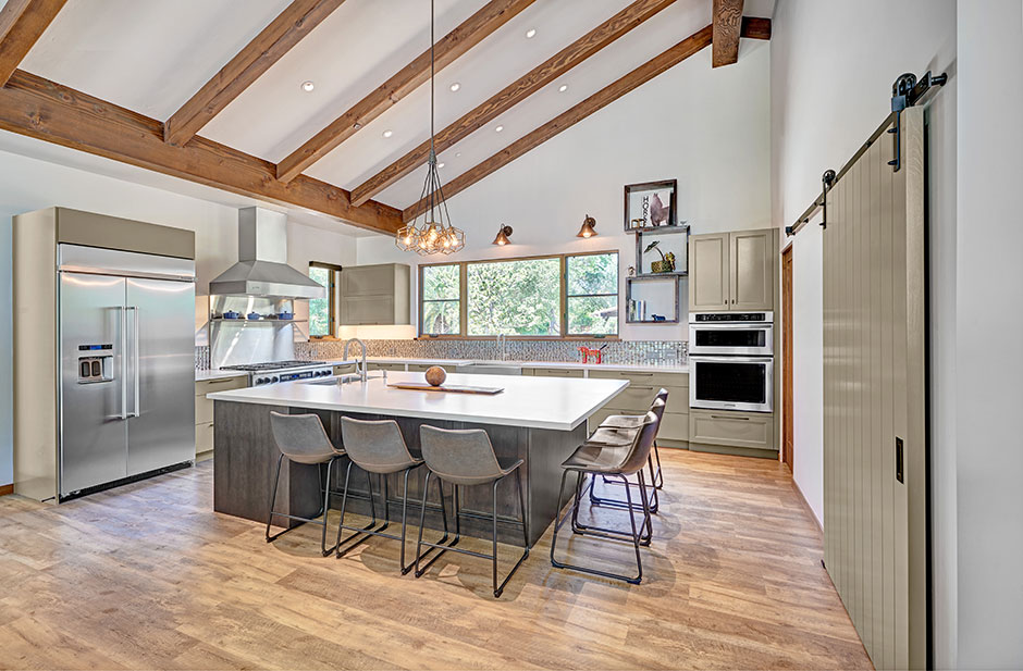 Farmhouse Kitchen with Modern Influences