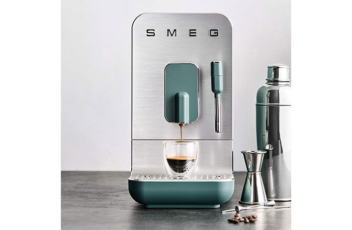 Smeg Medium Fully-Automatic Coffee Machine